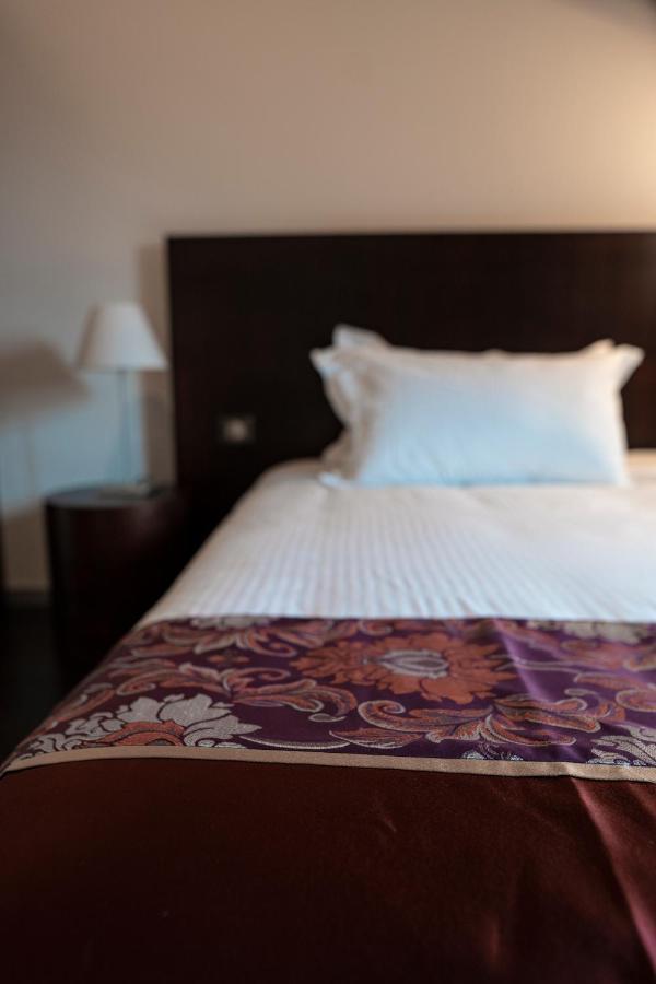 אבאנשס Swiss Hotel La Couronne מראה חיצוני תמונה