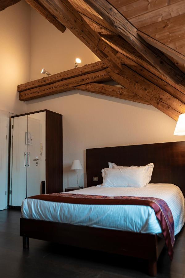 אבאנשס Swiss Hotel La Couronne מראה חיצוני תמונה