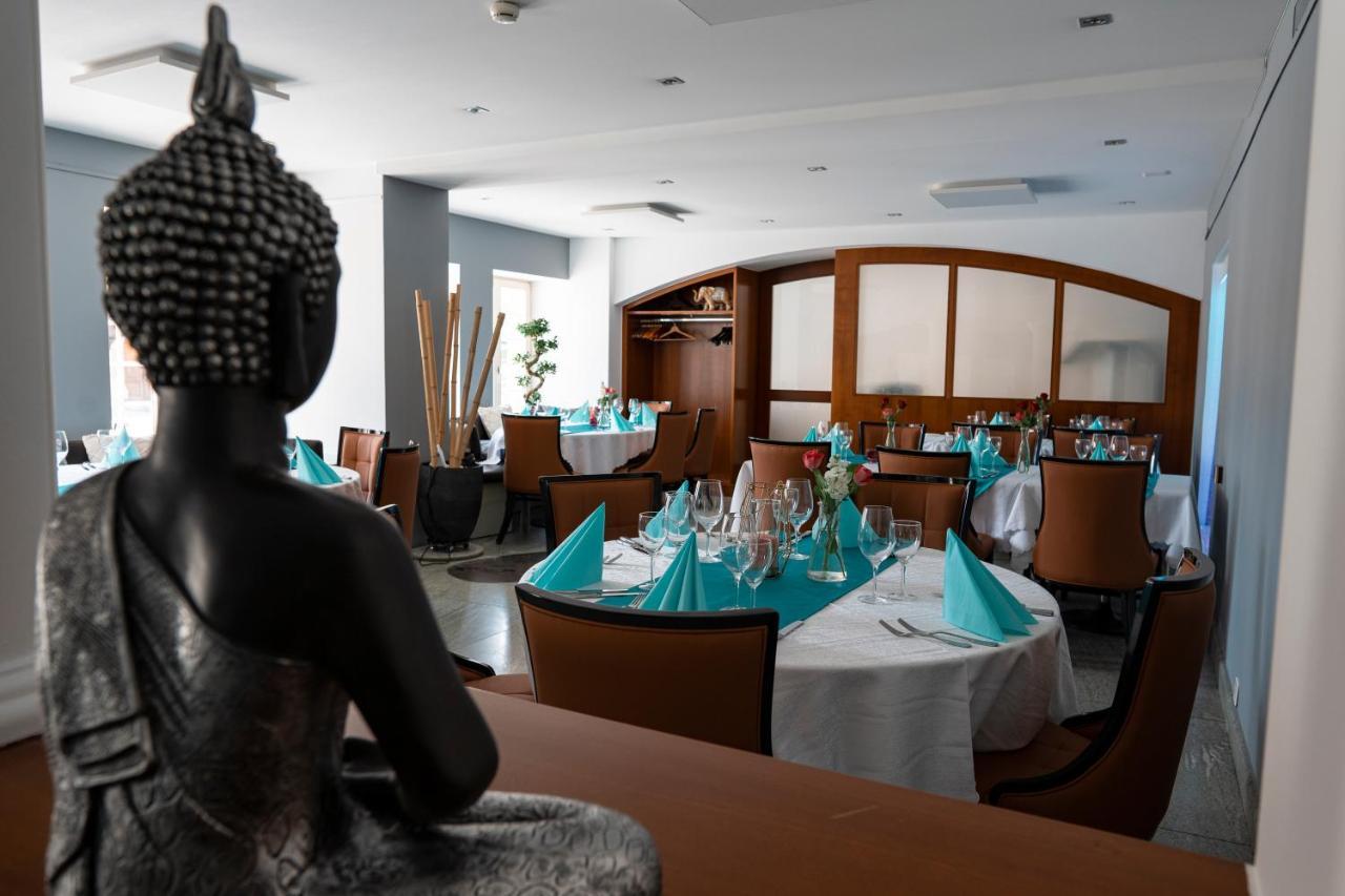 אבאנשס Swiss Hotel La Couronne מראה חיצוני תמונה