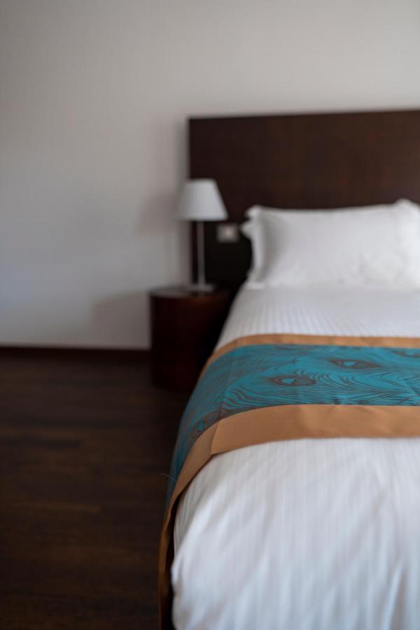 אבאנשס Swiss Hotel La Couronne מראה חיצוני תמונה