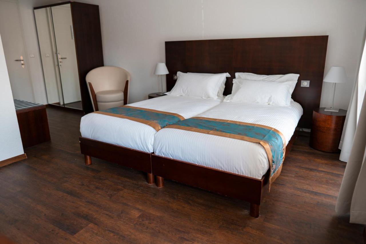 אבאנשס Swiss Hotel La Couronne מראה חיצוני תמונה