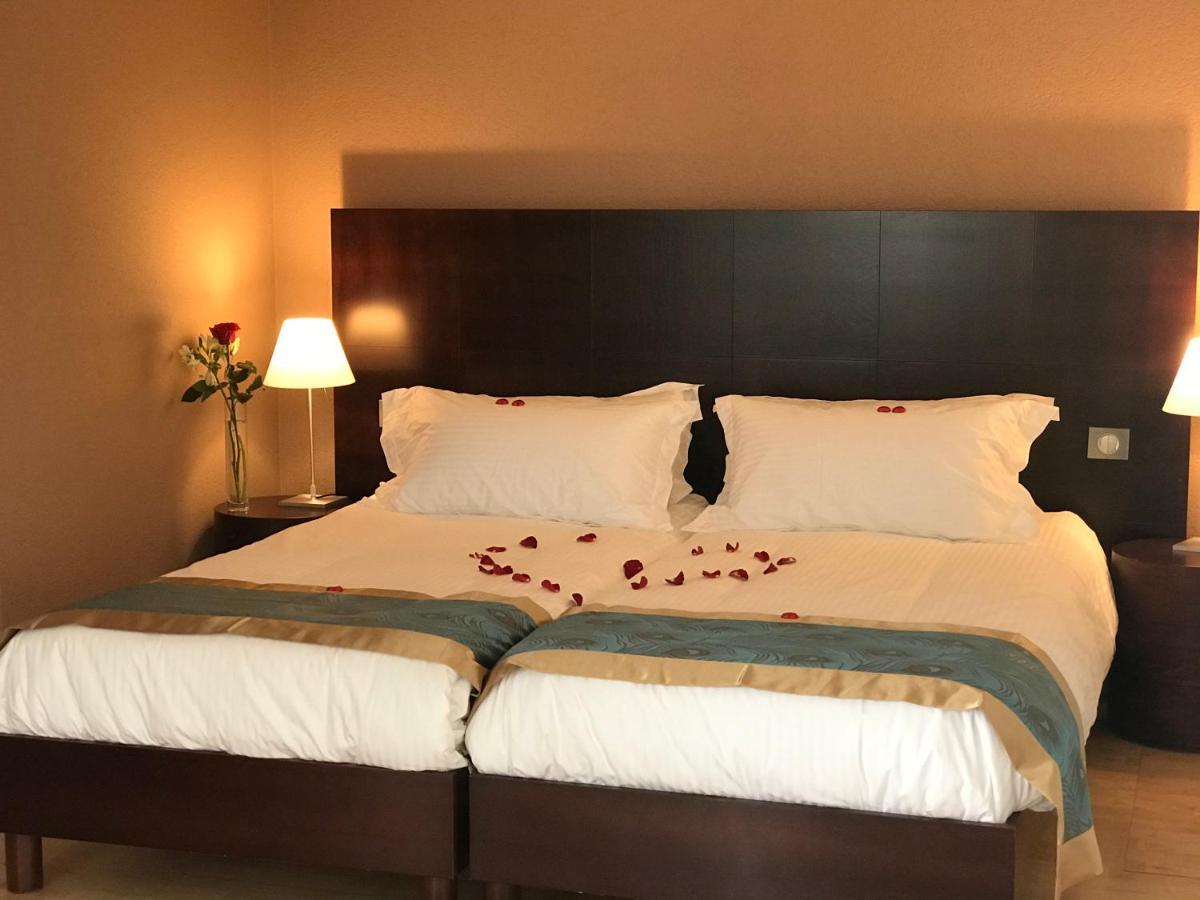 אבאנשס Swiss Hotel La Couronne מראה חיצוני תמונה