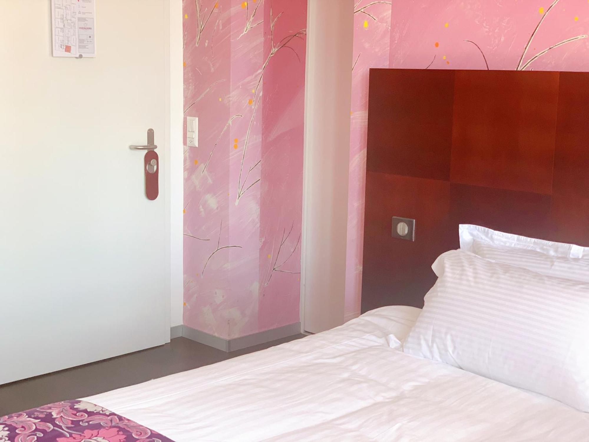 אבאנשס Swiss Hotel La Couronne מראה חיצוני תמונה
