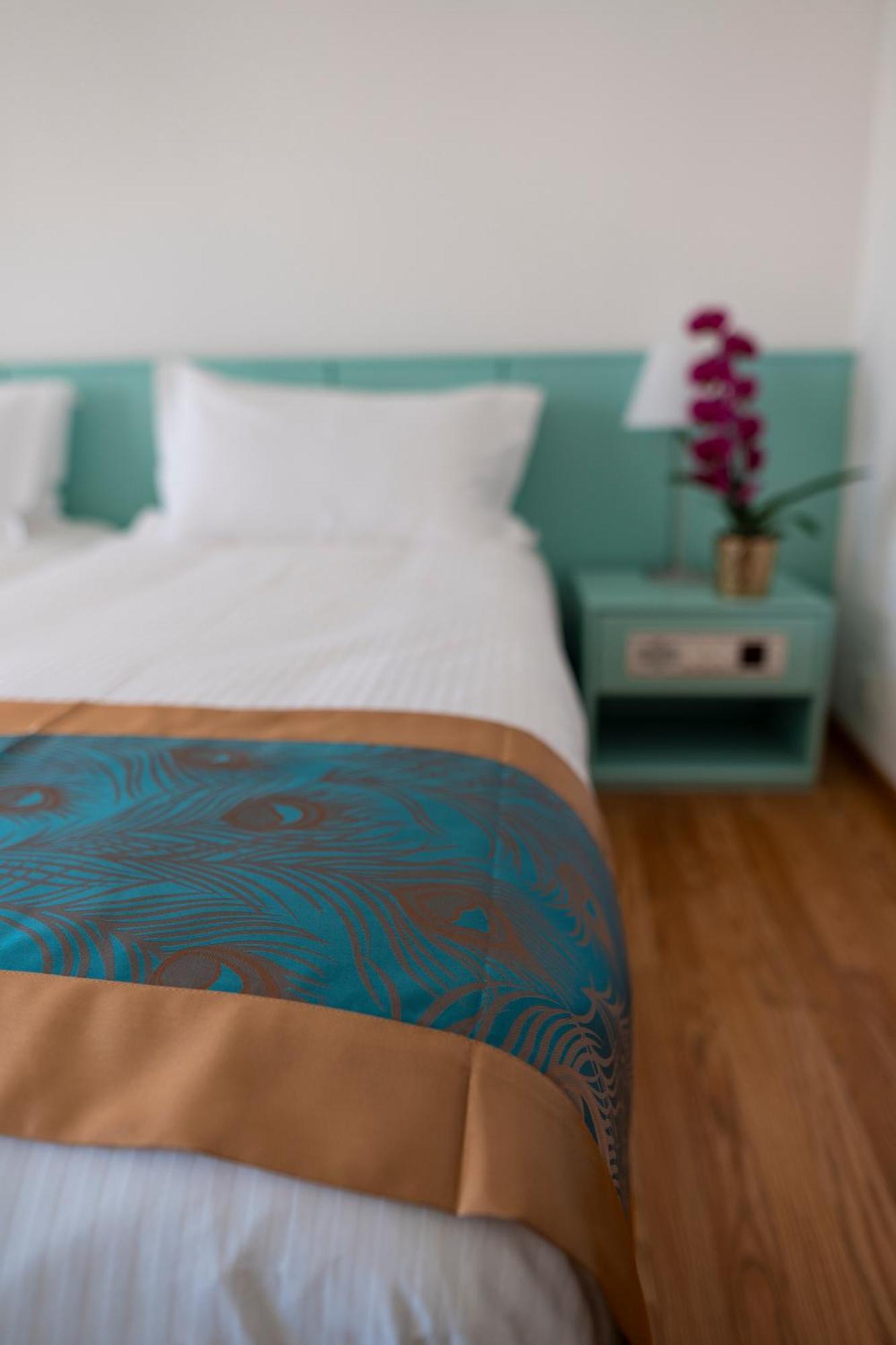 אבאנשס Swiss Hotel La Couronne מראה חיצוני תמונה